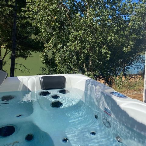 VILLA 6 persone - Villa Premium da 116 m² - 3 camere da letto + terrazza con vista sul lago + TV + 2 bagni + spa + lavastoviglie - 6 persone