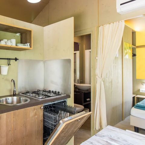 Canvas and wooden tent 6 persons - Premium Lodge Tent