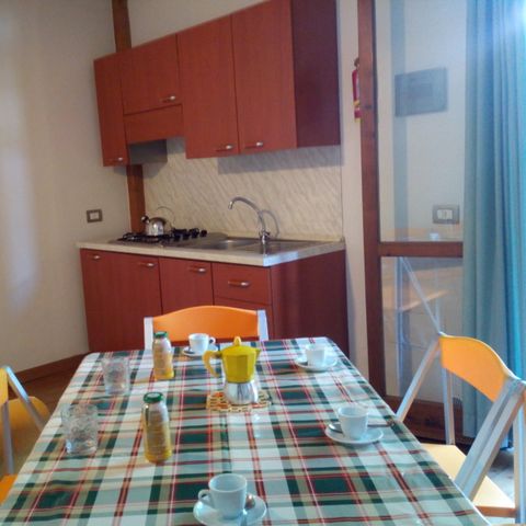 House 6 persons - 2 pieces