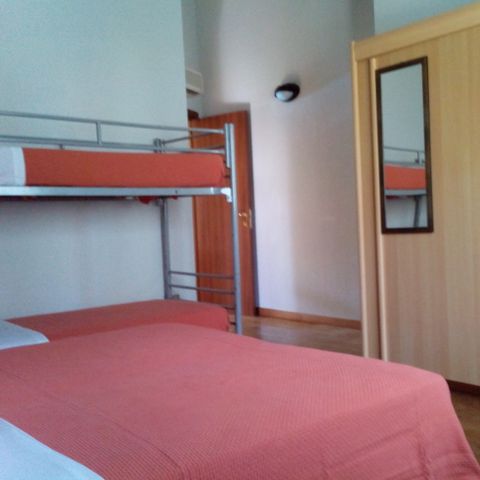 HOUSE 6 people - 2 pieces