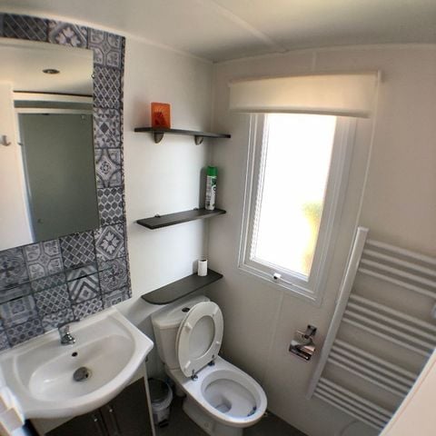 Stacaravan 6 personen - 001 (3 slaapkamers, 2 doucheruimtes) - Airconditioning, TV, Afwasmachine, Wasmachine - Terras
