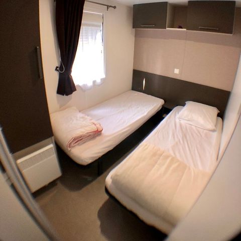 Stacaravan 6 personen - 001 (3 slaapkamers, 2 doucheruimtes) - Airconditioning, TV, Afwasmachine, Wasmachine - Terras