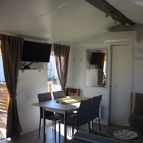 Stacaravan 8 personen - 003 (3 slaapkamers, 2 badkamers met douche) - Airconditioning, TV, Afwasmachine, Wasmachine - Terras