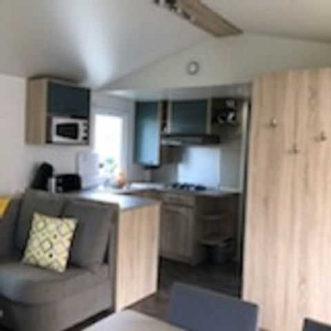 Stacaravan 6 personen - 005 (3 slaapkamers, 2 badkamers met douche) - Airconditioning, TV, Afwasmachine, Wasmachine - Terras