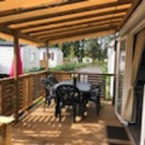 Stacaravan 6 personen - 005 (3 slaapkamers, 2 badkamers met douche) - Airconditioning, TV, Afwasmachine, Wasmachine - Terras