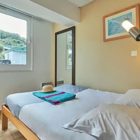 BUNGALOW 5 people - Essentiel 2-Bedroom Bungalow for 5 People with Terrace View