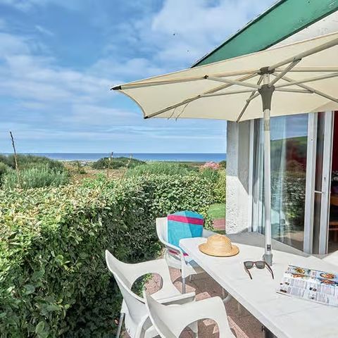 BUNGALOW 5 people - Essentiel 2-Bedroom Bungalow for 5 People with Terrace View