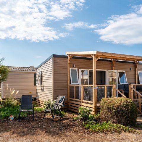 Stacaravan 6 personen - Mobile-home | Comfort XL | 3 slaapkamers | 6 pers | Verhoogd terras | Airconditioning | TV