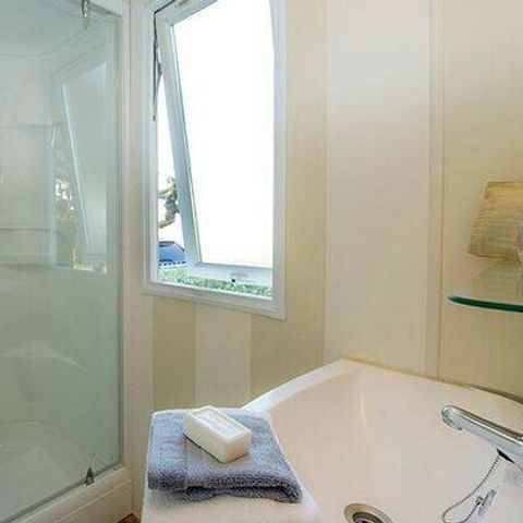 Mobile home 6 persons - Mobile-home | Comfort | 3 Bedrooms | 6 People | Uncovered raised terrace | 1 Bathroom | Air conditioning | TV