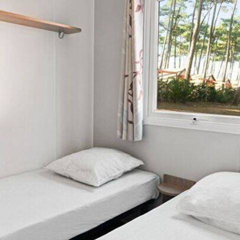 Mobile home 6 persons - Mobil-home | Classic | 3 Bedrooms | 6 Pers | Uncovered raised terrace | 2 bathrooms | Air conditioning | TV