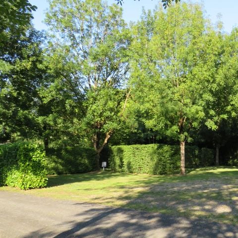 EMPLACEMENT - Emplacement 2 personnes avec électricité 2/6 pers