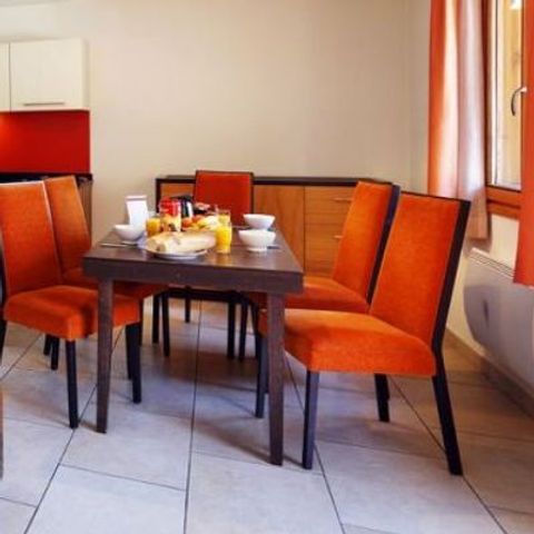 APARTEMENTO 8 personas - G/344_3/4 HABITACIÓN CABAÑA DUERME 8