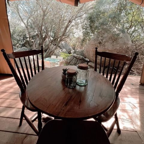 TIENDA DE LONA Y MADERA 5 personas - ECOLODGE - desayuno, ropa de cama y toallas incluidas - sin cocina - baño compartido
