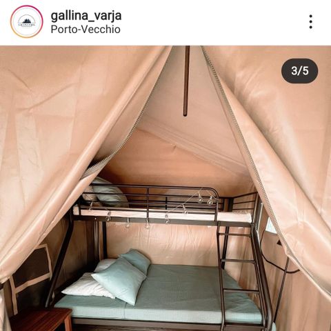 TENTE TOILE ET BOIS 5 personnes - ECOLODGE - petit déjeuner, draps et linge inclus - pas decuisine - sanitaire commun