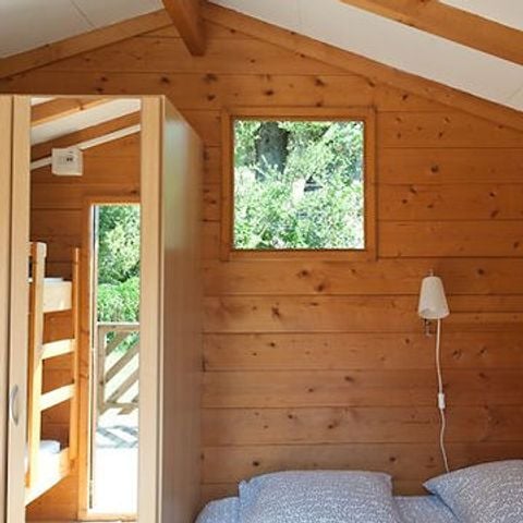 CHALET 4 personnes - GRAND - petit déjeuner, draps et linge inclus - sans cuisine - sanitaires commun