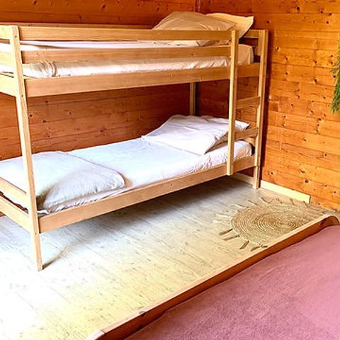 Chalet 4 personen - LARGE - ontbijt, beddengoed en handdoeken inbegrepen - geen keuken - gedeeld sanitair