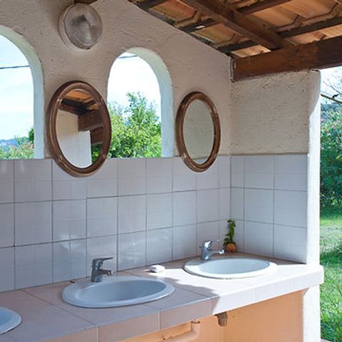 Chalet 2 Personen - PETIT - Frühstück, Bettwäsche und Handtücher inklusive - gemeinsame Sanitäranlagen