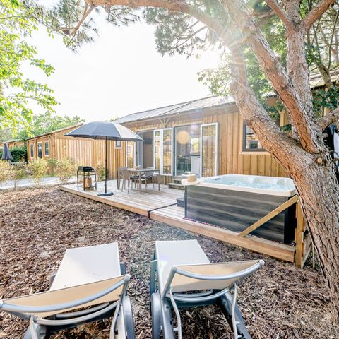 Mobile home 4 persons - Cabane Premium 3 Rooms 4 People Jacuzzi + Air Conditioning + TV