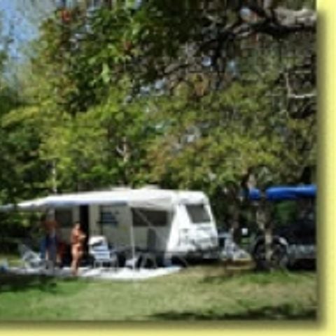Pitch - – large caravan