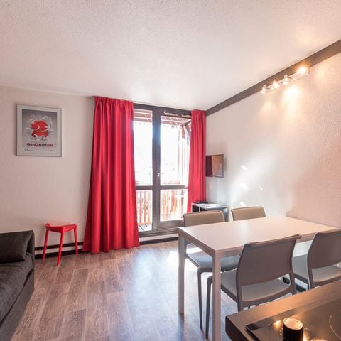 ESTUDIO 4 personas - Estudio 4 personas