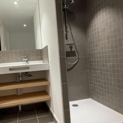Piso 6 personas - Piso 2 habitaciones cabina 6 personas PMR
