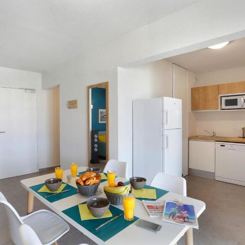 APARTMENT 6 people - G/349 - 2 rooms + cabin - sleeps 6