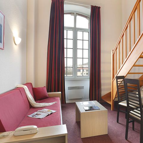 ESTUDIO 3 personas - Estudio para 3 personas con zona de dormitorio - Confort