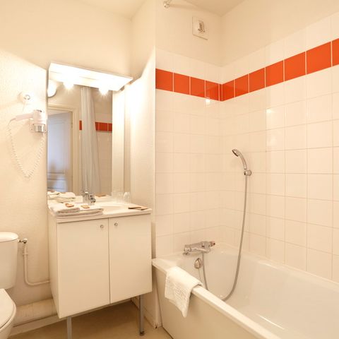 ESTUDIO 3 personas - Estudio para 3 personas con zona de dormitorio - Classic