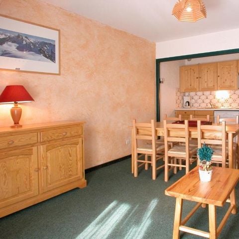 APARTMENT 6 people - 2-room flat with sleeping area sleeps 6