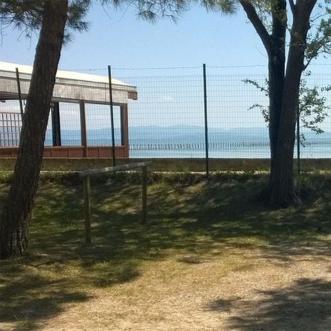 EMPLACEMENT - pour Caravane ou Camping-car front de mer (forfait 2 personnes)