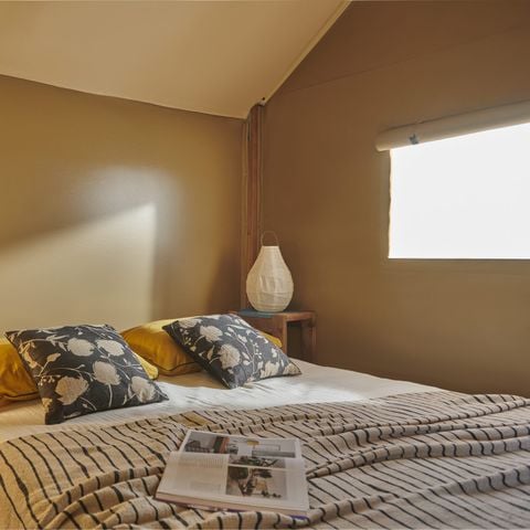 Canvas and wooden tent 6 persons - Toilé furnished comfort - 3 rooms