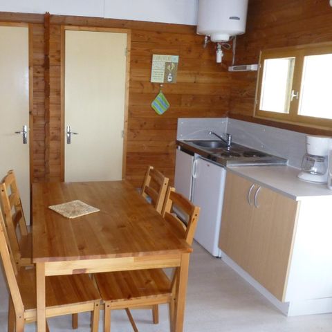 CHALET 4 personnes - Chalet Standard 25m² (2 chambres) 2 adultes et 2 enfants- Terrasse couverte 10m² - Sans sanitaires 4 pers