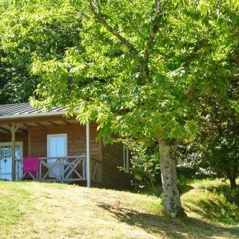 CHALET 4 personnes - Chalet Charmille Confort 24-26.5m² (2 chambres) - Terrasse couverte 12m² - TV 4 pers