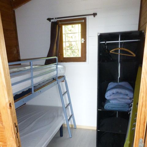 CHALET 4 people - Chalet Standard 25m² (2 bedrooms) 2 adults and 2 children - Covered terrace 10m² 2/4 pers