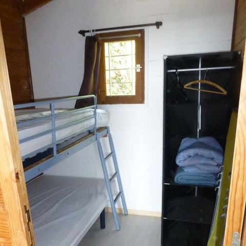 CHALET 4 personnes - Chalet Standard 25m² (2 chambres) 2 adultes et 2 enfants - Terrasse couverte 10m² 2/4 pers