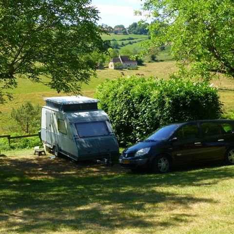 Kampeerplaats - Natuur arrangement (1 tent, caravan of camper / 1 auto) 2/6 pers