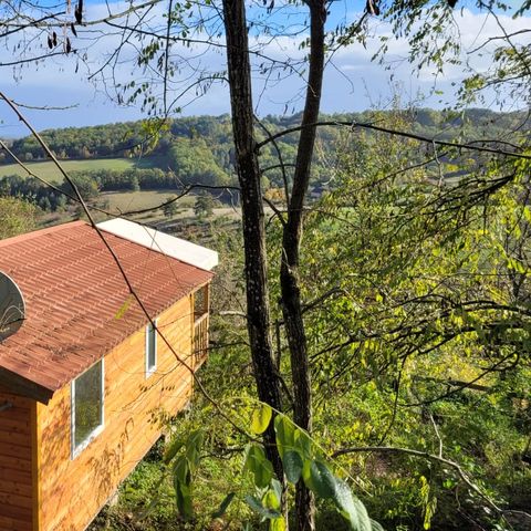 CHALET 4 personnes - Chalet Premium 30m² (2 chambres) + terrasse couverte 12m² + clim + TV + LV 4 pers