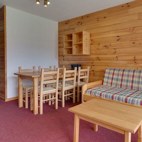 APARTMENT 6 people - 2-room flat with sleeping area sleeps 6