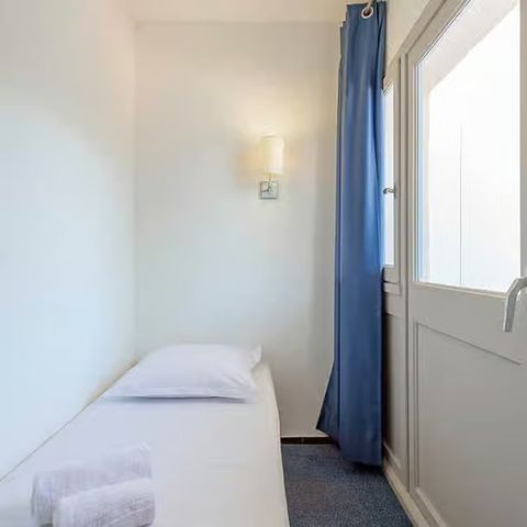 Habitación 3 personas - Habitación clásica de 2 dormitorios para 2 adultos + 1 niño, con balcón y aire acondicionado (*)