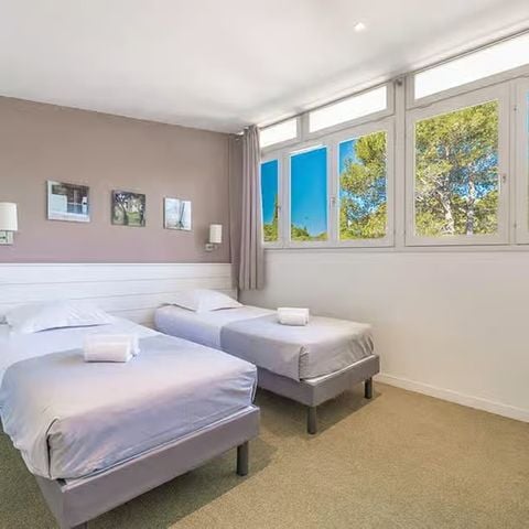 Bedroom 4 persons - Classic 2-Bedroom, Sleeps 4, Terrace, Air Conditioning