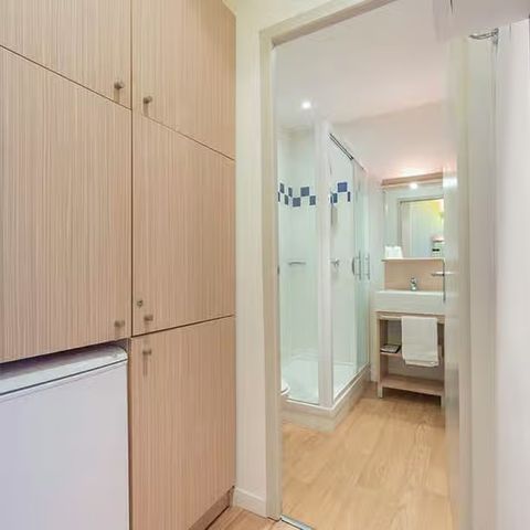 CAMERA 6 persone - Duplex classico con 3 camere da letto, 6 posti letto, terrazza e aria condizionata