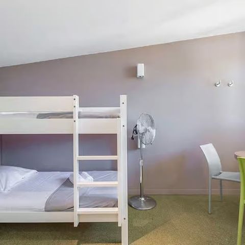 HABTIACIÓN 6 personas - Dúplex clásico de 3 dormitorios, capacidad para 6 personas, terraza y aire acondicionado