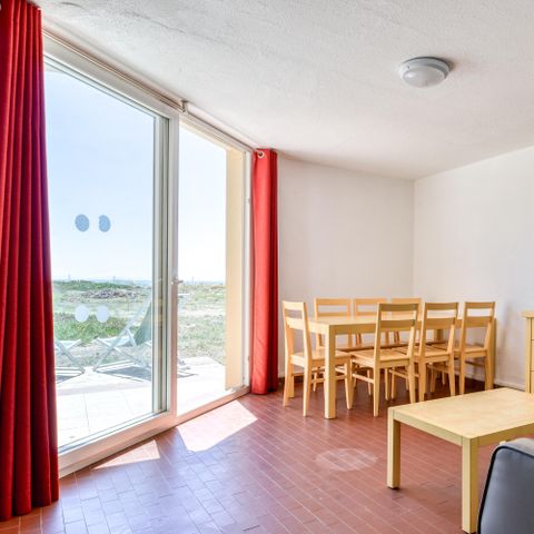 APPARTAMENTO 7 persone - Appartamento essenziale con 2 camere da letto, 7 posti letto, fronte mare, terrazza, piano terra
