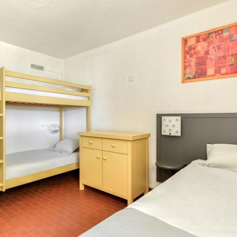 APARTEMENTO 7 personas - Apartamento básico de 2 dormitorios para 7 personas, en primera línea de playa, con terraza, en planta baja