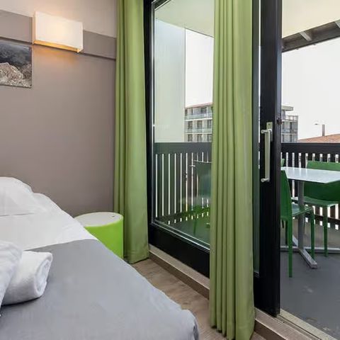 Zimmer 4 Personen - Klassisches Zimmer „Lgt“ für 4 Personen mit Terrasse