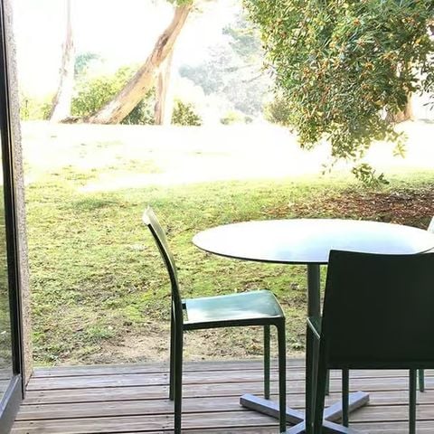 Suite 6 persons - Classic Lgt 2-bedroom, sleeps 6, with terrace (H)