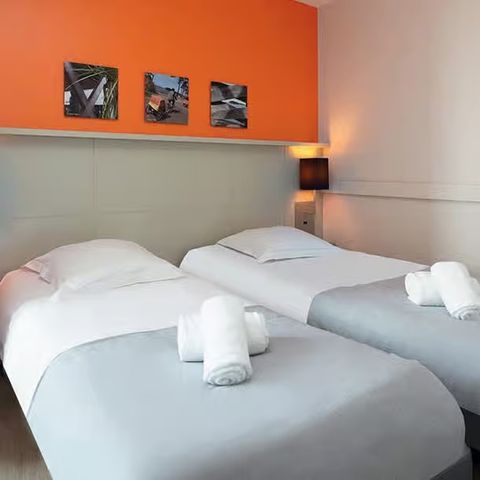 Habitación 2 personas - Habitación clásica para 2 personas con balcón (*)