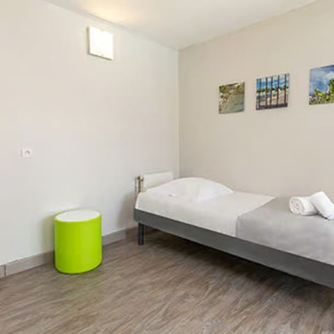 Zimmer 3 personen - Klassisches Zimmer für 3 Personen mit Schlafbereich und Terrasse (H)