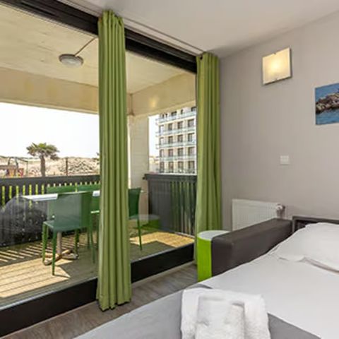 Zimmer 3 personen - Klassisches Zimmer für 3 Personen mit Schlafbereich und Terrasse (H)
