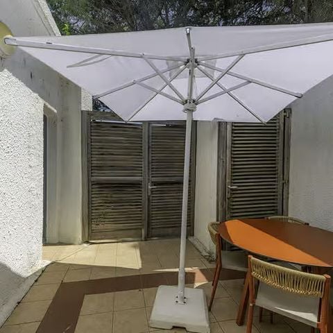 Bungalow 6 personen - Klassisches Bung-Haus mit 3 Schlafzimmern, für 6 Personen, mit Terrasse